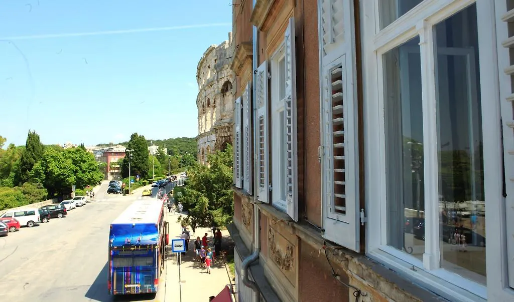 Amphitheatre Premium Apartment With Seaview Pula