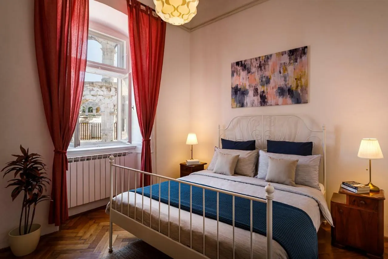 Amphitheatre Premium Apartment With Seaview Pula