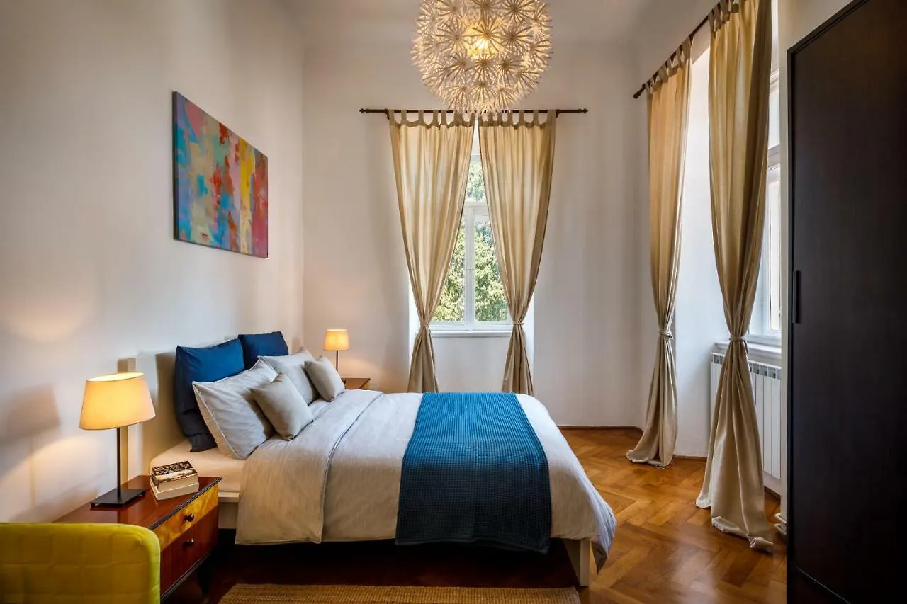 Amphitheatre Premium Apartment With Seaview Pula
