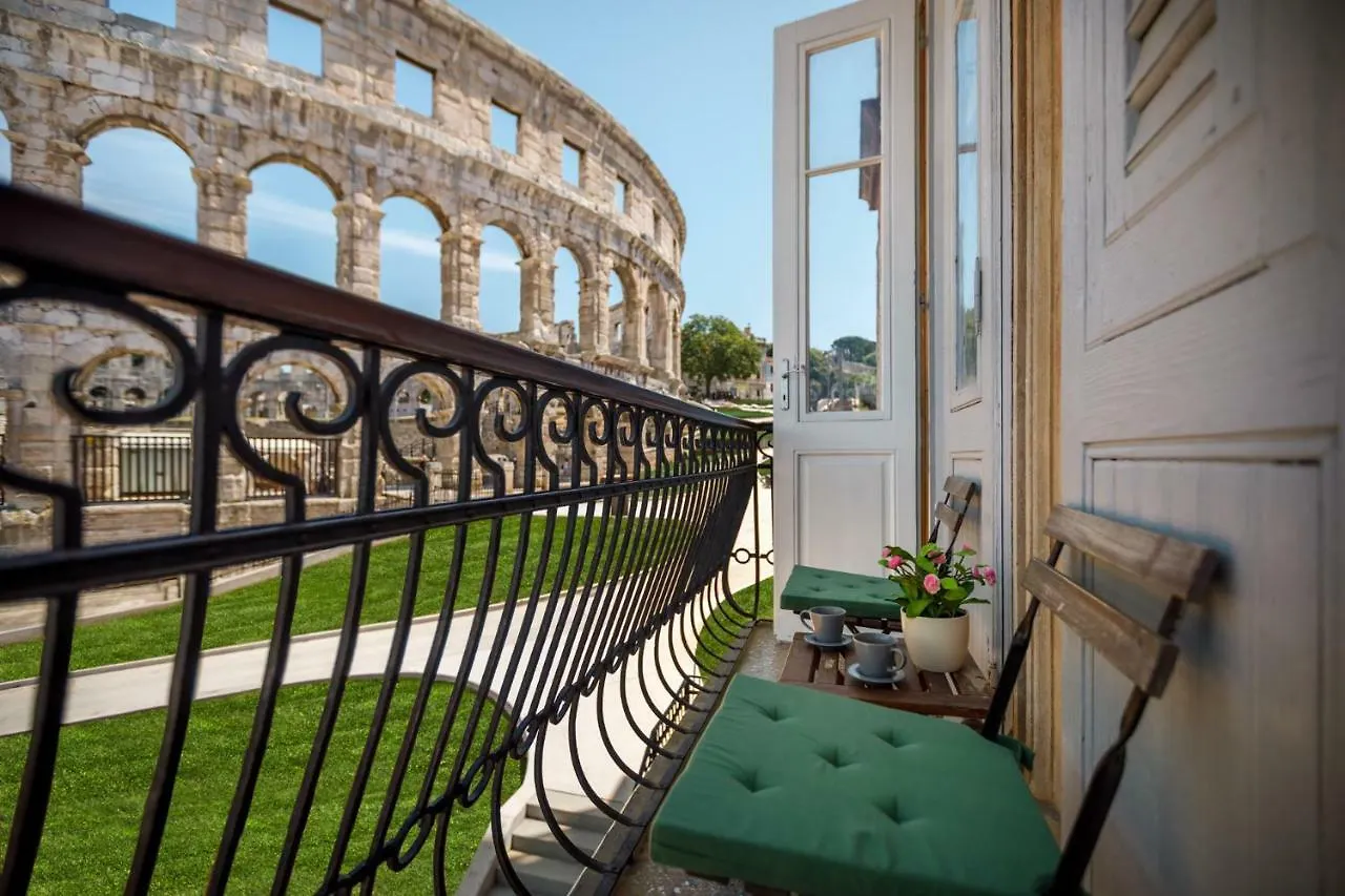 Amphitheatre Premium Apartment With Seaview Pula