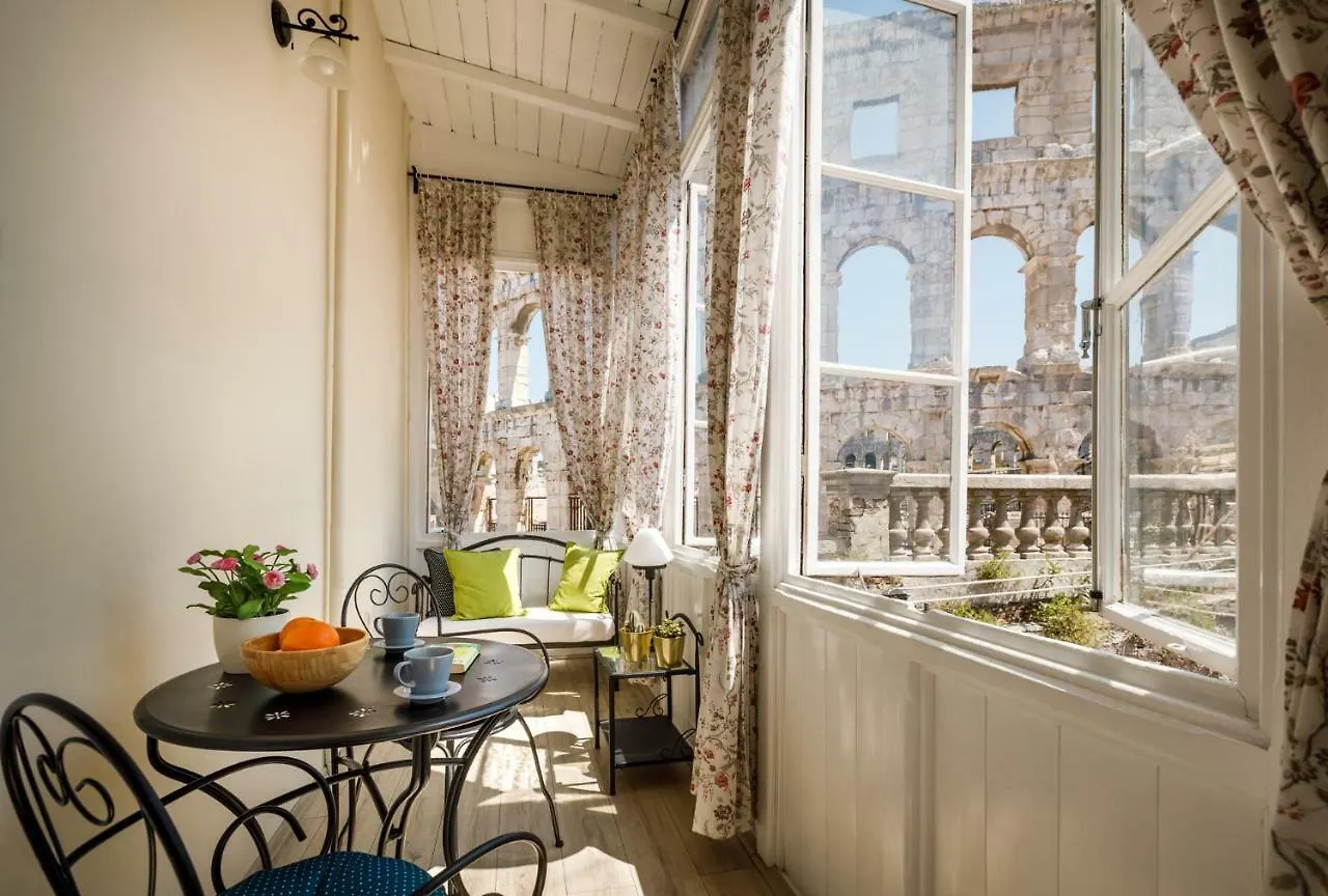 Amphitheatre Premium Apartment With Seaview Pula
